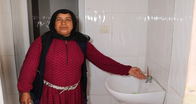 Uyuşturucu için evdeki muslukları sattı